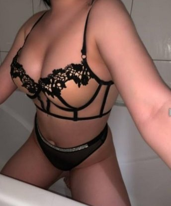 В моих возможностях - нежные ласки, стра passionate services, незабываемые моменты наслаждения. Я знаю, как доставить тебе удовольствие и развлечься с тобой. У меня множество отзывов от довольных клиентов, которые обещают вернуться ко мне снова и снова. Ты можешь посмотреть мои фото, чтобы убедиться в этом. Я раскрою тебе новые грани наслаждения и продемонстрирую профессионализм в сфере интима. Жду тебя в Москве, чтобы сделать твои фантазии реальностью.+ Яна